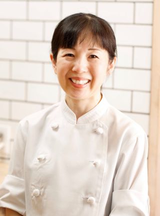根岸靖乃