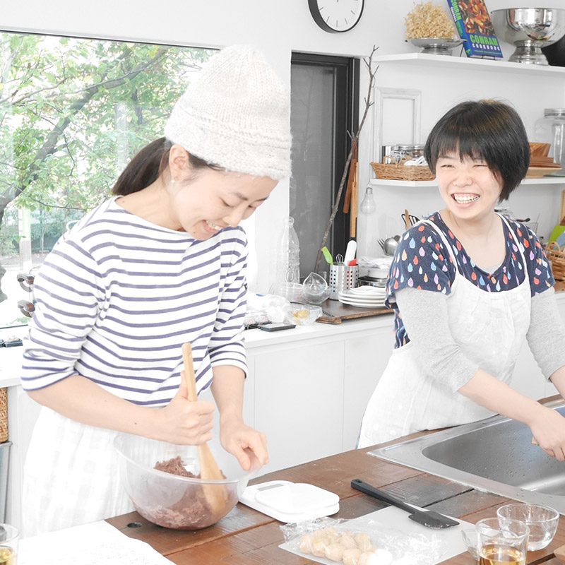 ユイミコさんのかわいい和菓子教室＆「楽山」のお茶の淹れ方ミニ講座