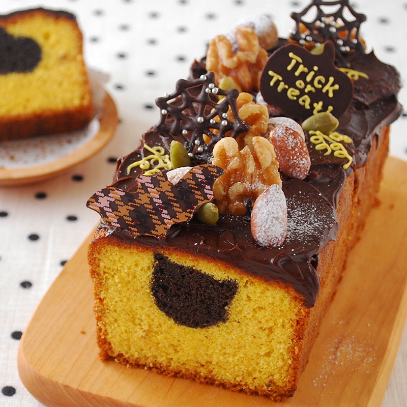下迫綾美さんのハロウィンスペシャル！　かぼちゃとココアのかくれんぼパウンドケーキ