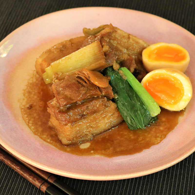 基本の料理　箸ですっと切れる！ 柔らかとろ～り「豚の角煮 半熟煮卵添え」