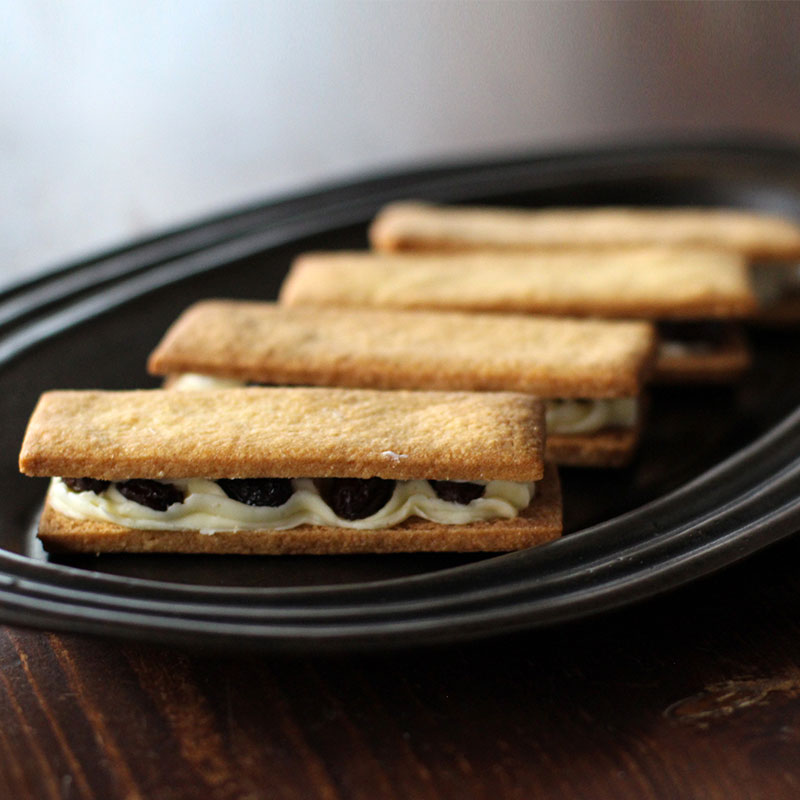 un pur...飯塚有紀子さんのラムレーズンのお菓子～キューバのラムケーキとラムレーズンサンド～