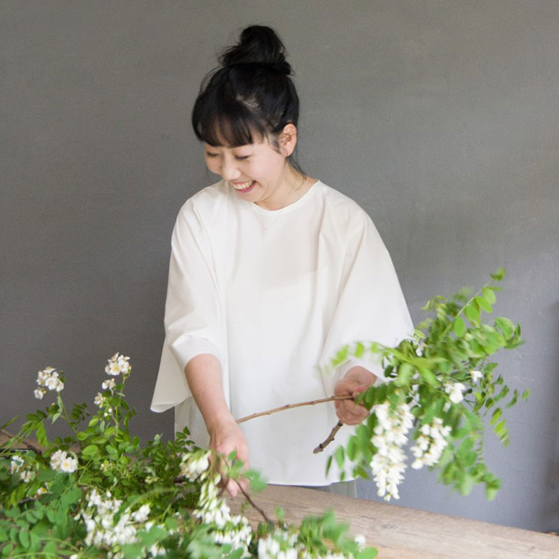 TAMOTAMOさんの初夏の花と和菓子レッスン1～紫陽花とグリーンで作る夏色リースと紫陽花の練り切り～