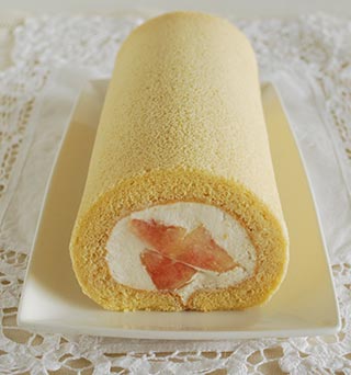 下迫綾美さんのお菓子の基本～桃のシフォンロールケーキ～