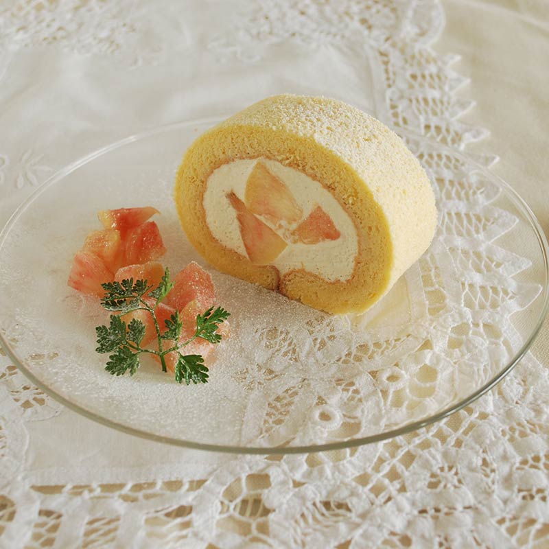 下迫綾美さんのお菓子の基本～桃のシフォンロールケーキ～