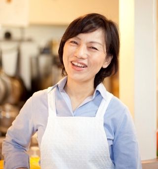 【Zoomライブ講座】上田淳子さんの春待ち素材のフレンチレッスン　～ハーブチキンのレモンクランブル～