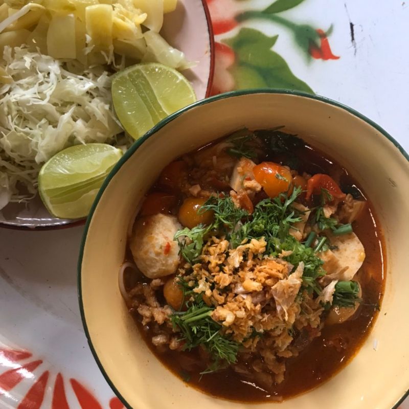 アベクミコさんのタイナイト　タイ北部の名物汁麺「カノムチーン・ナムギョウ」