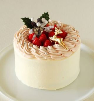 下迫綾美さんと作る！　クリスマススペシャル「ストロベリーデコレーションケーキ」