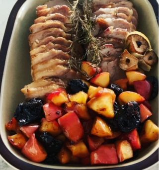 arikoさんの豪快な秋のごちそう！「豚肉のポットロースト」でおいしすぎる家飲み宴会