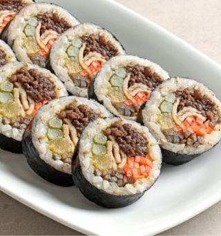 キム・ヨンジョンさんといっしょに味わいつくそう！ 本場の韓国料理 「欲張り盛り合わせキンパ」を作って、お持ち帰り！
