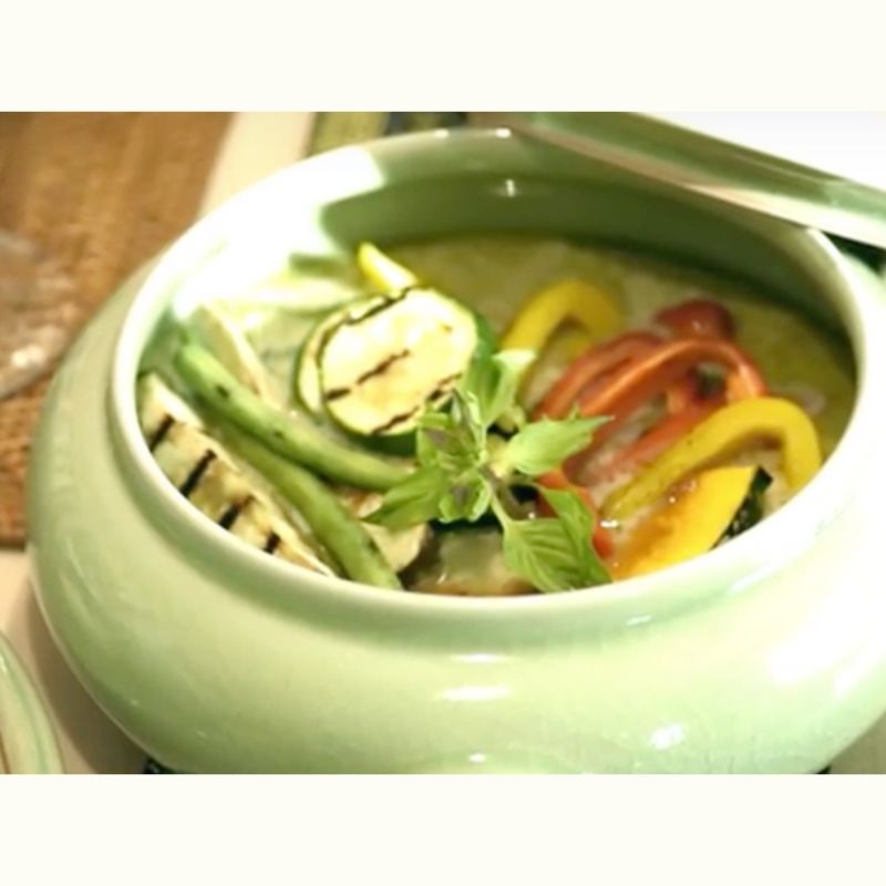 『SIRI KITCHEN』シリさんに教わるおうちで本格タイ料理　手作りスイートチリソースを作って、お持ち帰り♪