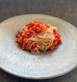 『海月』毛利奈津美さんに教わる夏野菜を使った韓流献立　万能調味料「トマトねぎだれ」を作って、お持ち帰り♪