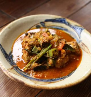 鎌倉・極楽寺『アナン』3代目・バラッツさんに習う本場のインド料理　「肉＆魚 2種のカレー」と「チャパティ」