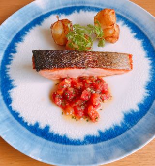 プロの技を学べる講座　『Le Japon』オーナーシェフ・中田耕一郎さんの「鮮魚のポワレ」