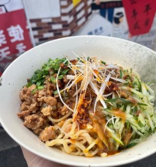 「街角饅頭店 吉祥天」邱さんの粉食教室～手擀面～