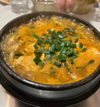 重信初江さんのいま食べて！　手造りこそおいしい。韓国蒸し餃子（マンドゥ）＆スンドゥブチゲ