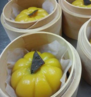 点心師・青柳ひろ美さんに習う「かぼちゃもち」を作って、お持ち帰り！ 「糯米焼売」も味わいましょう♪