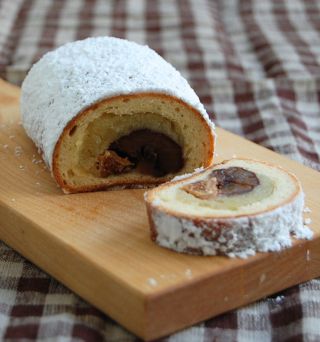 荻山和也さんに習う『BREAD＆DELI』レッスン　クリスマスに作って食べたい「いちじくとマロンのシュトーレン」