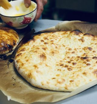 世界の料理『HAN』オーナーシェフ・口尾麻美さんに教わるジョージアの郷土料理「シュクメルリ」