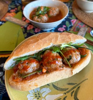 ベトナム料理研究家・ニアさんに教わる本場の味「バインミー・ベトナム式シュウマイ」と「揚げ春巻き」