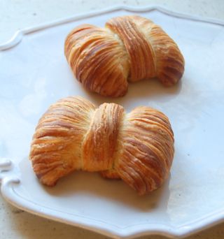 荻山和也さんに習う『BREAD＆DELI』レッスン　あこがれの折り込み生地「リボン型のチョコデニッシュ」に挑戦！