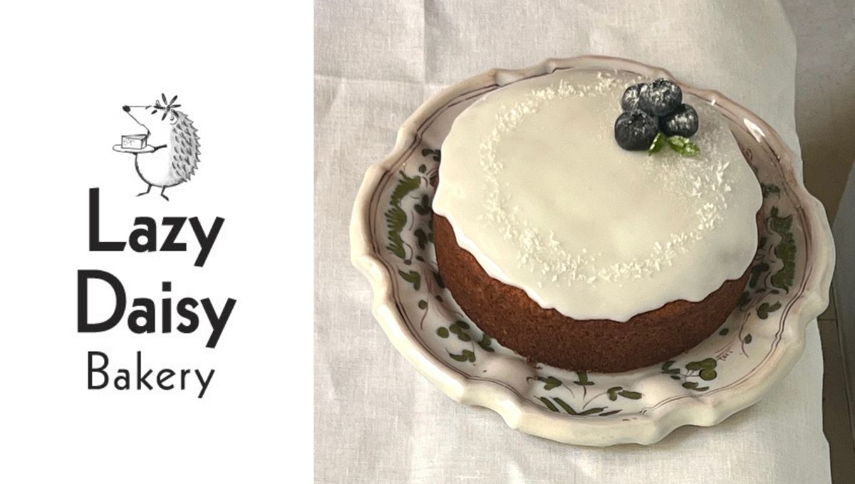 Lazy Daisy Bakeryのイギリス菓子～ブルーベリーココナッツケーキ～