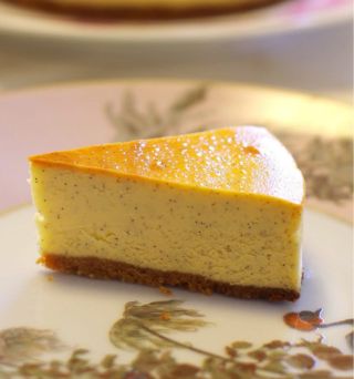 【スペシャル講座】藤野真紀子さんのスペイン、フランス、アメリカのチーズケーキ大研究！　フランス郷土菓子「トゥルトー・フロマージュ」と「NYチーズケーキ」を食べ比べ